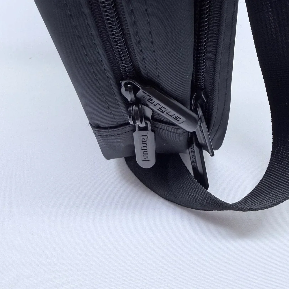 Targus Black Laptop Bag Briefcase Messenger Bag with Shoulder Strap